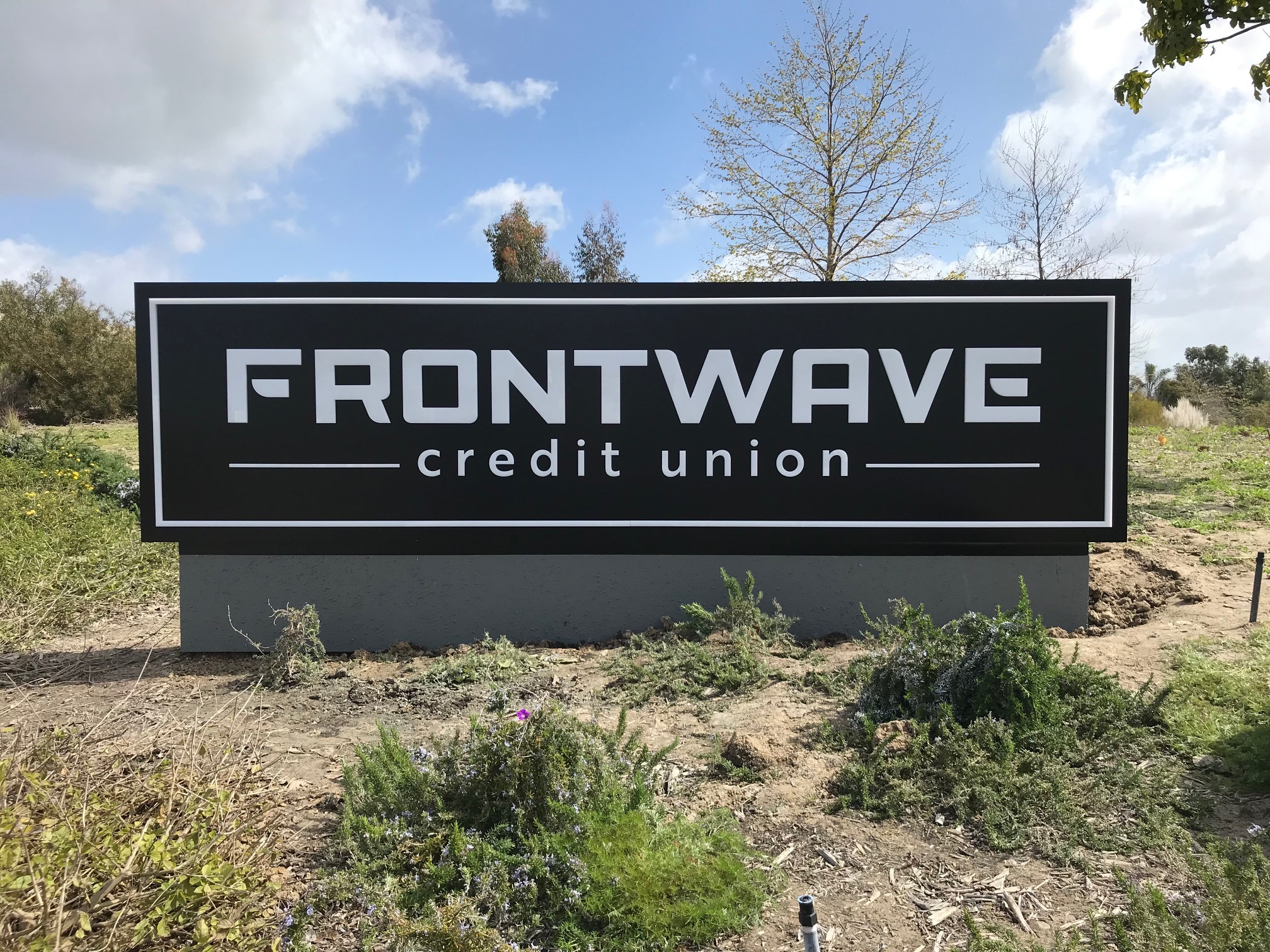 Monument F wave