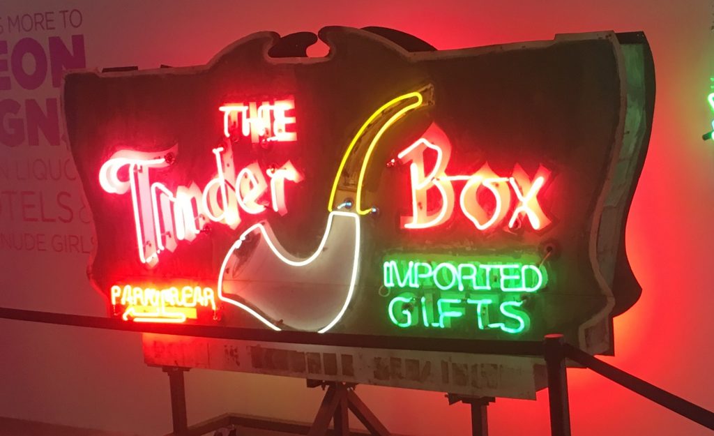Neon The Tinder Box Tabaco