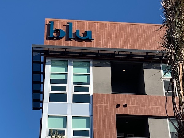 Illuminated Sign Channel letters for Multifamily housing Blu Laguna