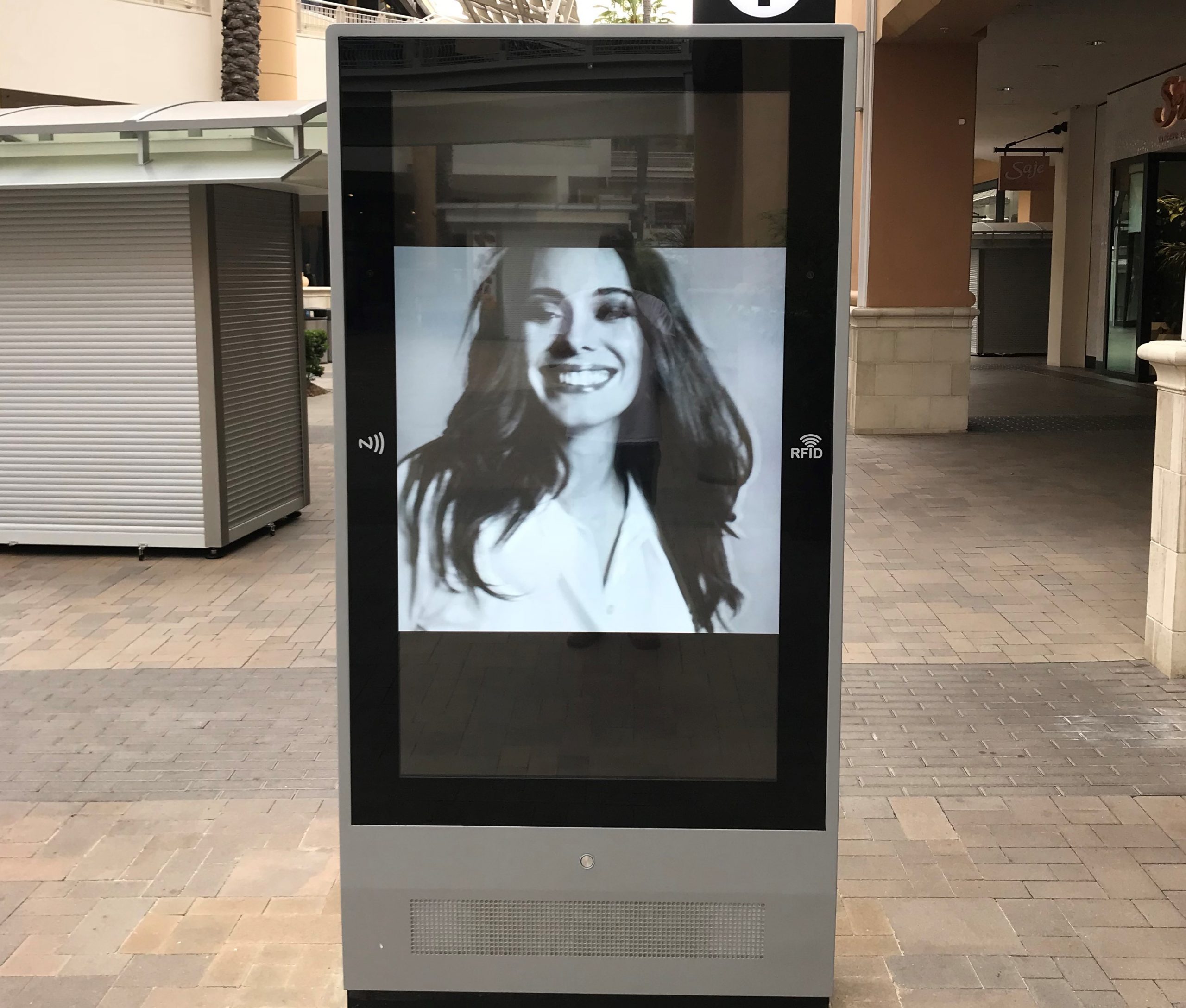 Electronic signage KIOSK Fashion Valley Mall Digital Displays