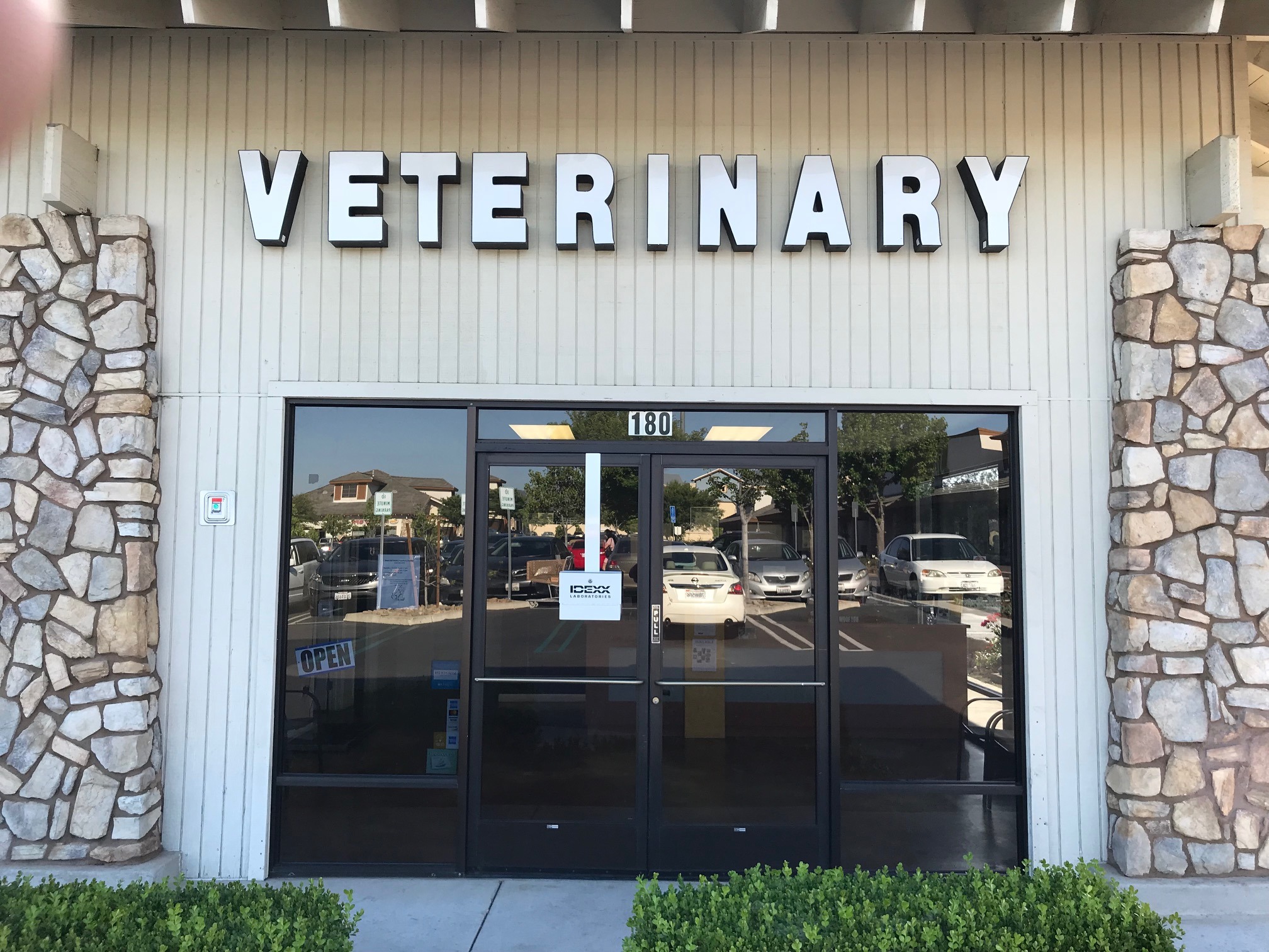 Poway CA Signs marquee letters Illuminated signs in Poway a Channel Letter Set for a Veterinary