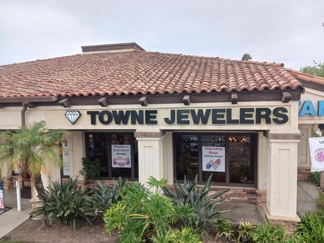Front picture Towne Jewelers Halo Channel Letters
